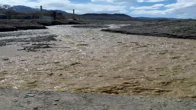 جاری شدن آب در رودخانه مشهد اردهال
