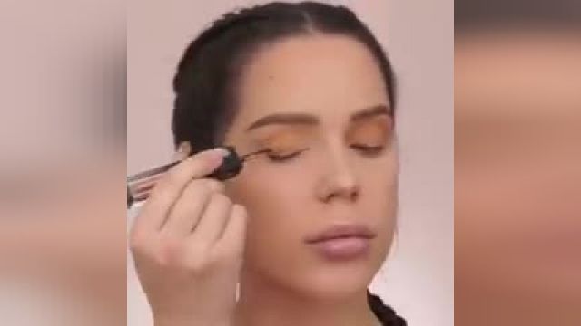 آموزش تکنیک های به روز و جدید آرایش صورت