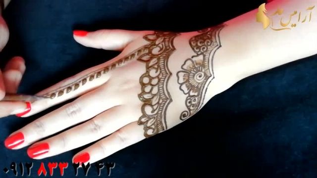 کلیپ آموزش تاتو روی دست به سبک عربی طرح گل گندم 