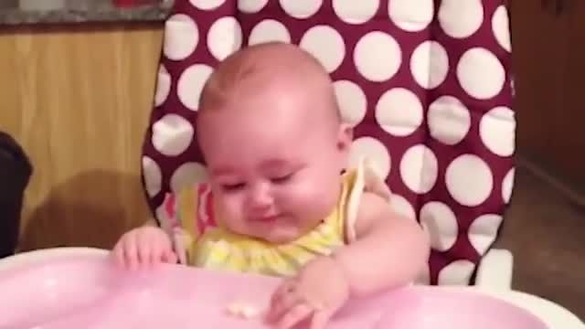 ویدیو خنده دار بچه هایبامزه و دوست داشتنی