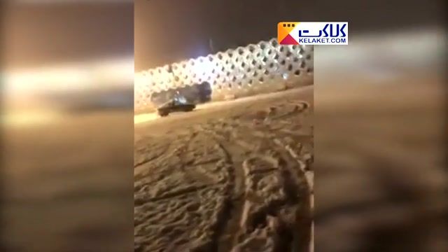 ماشین پلیسی که دربارش برف شیطنتش گل کرد!!