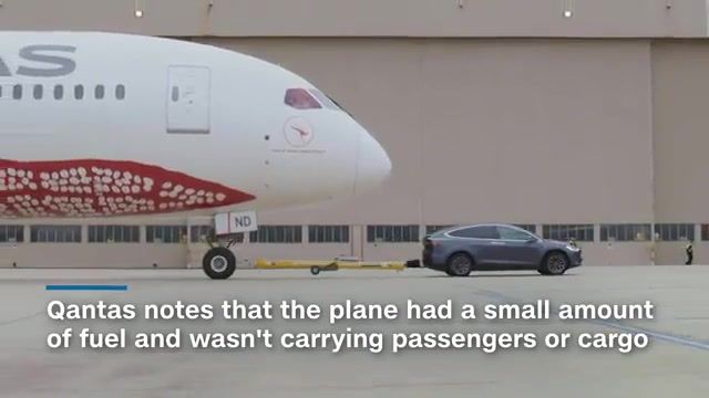 ثبت رکورد جهانی در گینس توسط خودروی تسلا مدل ایکس برای کشیدن هواپیمای بویینگ 787