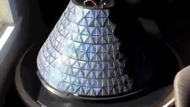 ساخت پنل خورشیدی به نام "اسپین سل" (Spin Cell) به شکل آرایه ای از مخروط ها