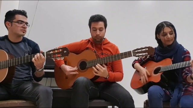 اجرای بسیار زیبا در کلاس گیتار توسط استاد امیر کریمی