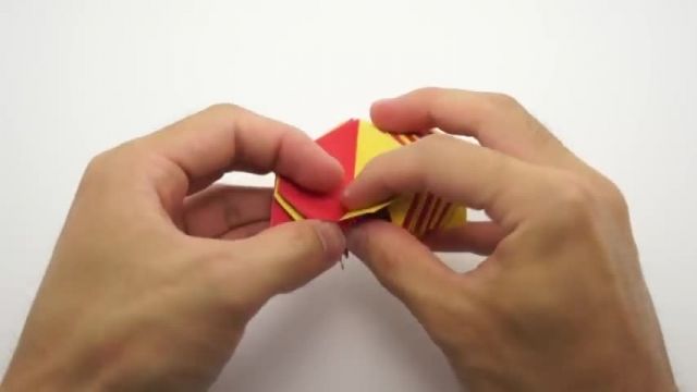 آموزش ساده اوریگامی ساخت  آتش بازی کاغذی