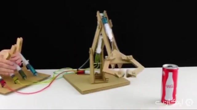 ترفند آموزشی : آموزش ساخت ربات با بدنه ای از جنس مقوا ،کنترل شده با ریموت مخصوص
