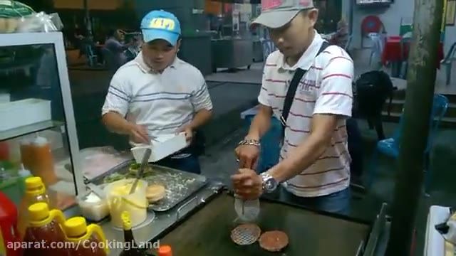 طرزتهیه یک غذای خیابانی مالزی
