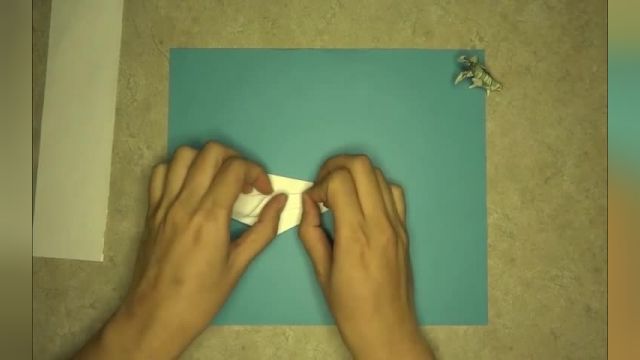 آموزش اوریگامی ساخت گل چهار پر کاغذی 