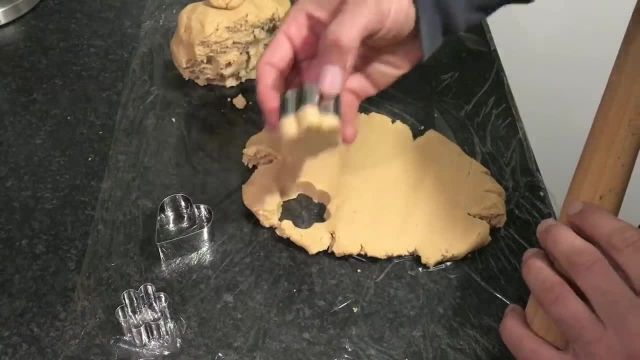  بهترین روش پخت  شیرینی نخودچی 