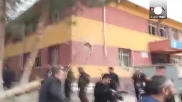 مدرسه ای در جنوب ترکیه هدف خمپاره ی شلیک شده از خاک سوریه قرار گرفت
