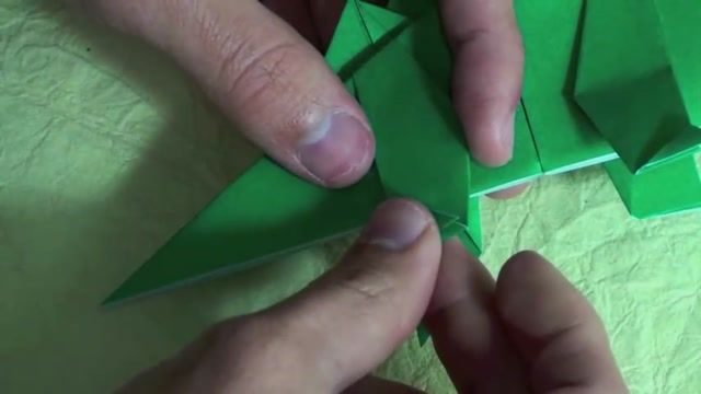 چگونه با استفاده از اوریگامی دایناسور کاغذی بسازیم؟