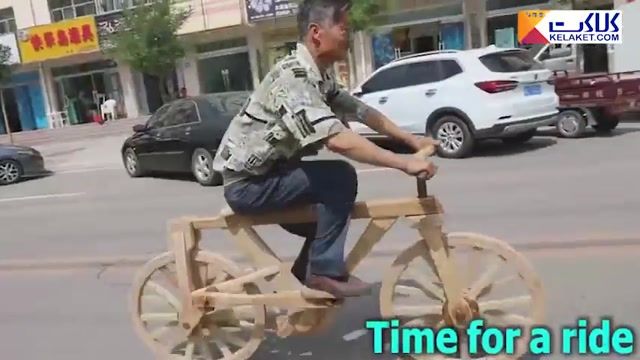 یک کشاورز خوش ذوق در چین یک دوچرخه تماما چوبی ساخت