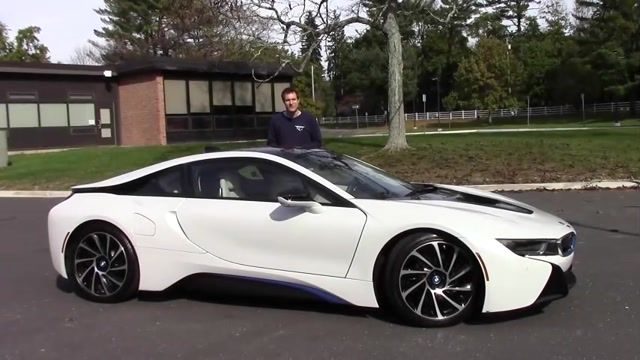 کلیپ معرفی و تست رانندگی خودرو زیبای  بی ام و BMW i8