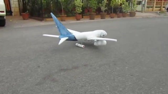 آموزش خلاقانه درست کردن هواپیمای کاغذی با سرعت پرواز بالا
