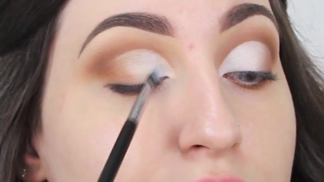 آموزش یک آرایش چشم زیبا با خط نقره ای براق 