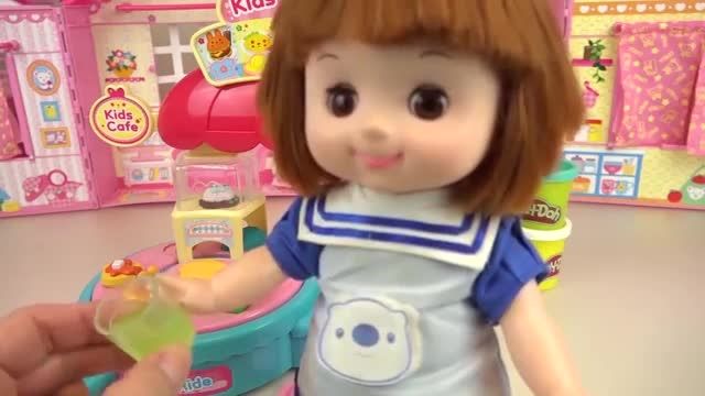 دانلود انیمیشن عروسک بازی کودکان این قسمت "فروش نوشیدنی"