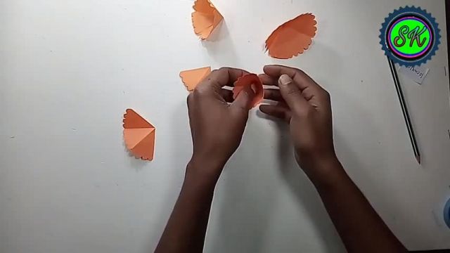 آموزش ساده و جالب اوریگامی ساخت گل همراه با برگ