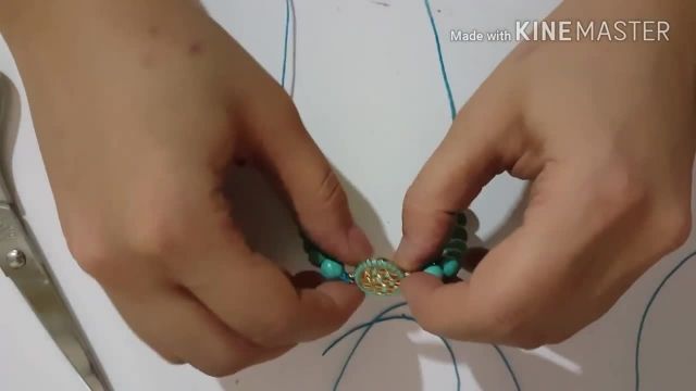 چگونه با با مهره های فیروزه زیورآلات و دستبندهای زیبا بسازید