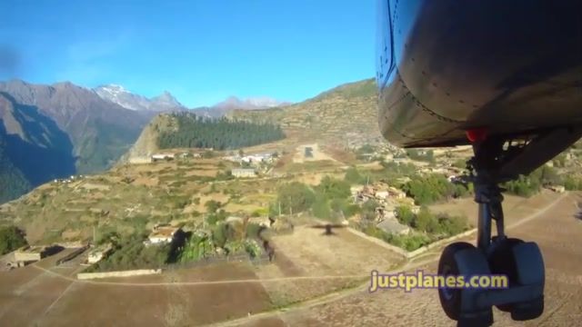 تصاویری دیدنی از باند فرود ترسناک در قله کوه   -  فرودگاه خطرناک لوکلا نپال 