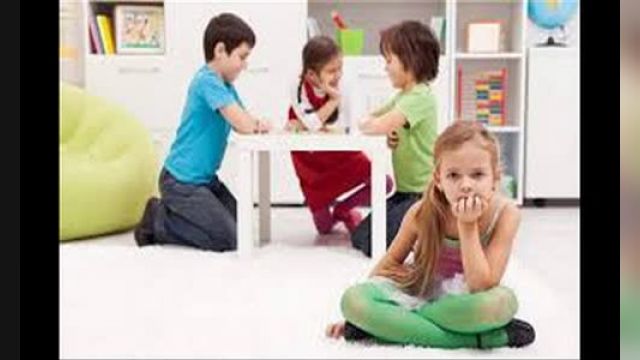 تاثیر بازی درمانی بر کمرویی و خجالت در کودک